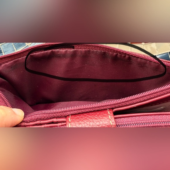 Genuine Leather Women’s Burgundy Soft Bi Fold Wallet Zip Closure 16 CC Slips - Picture 12 of 13